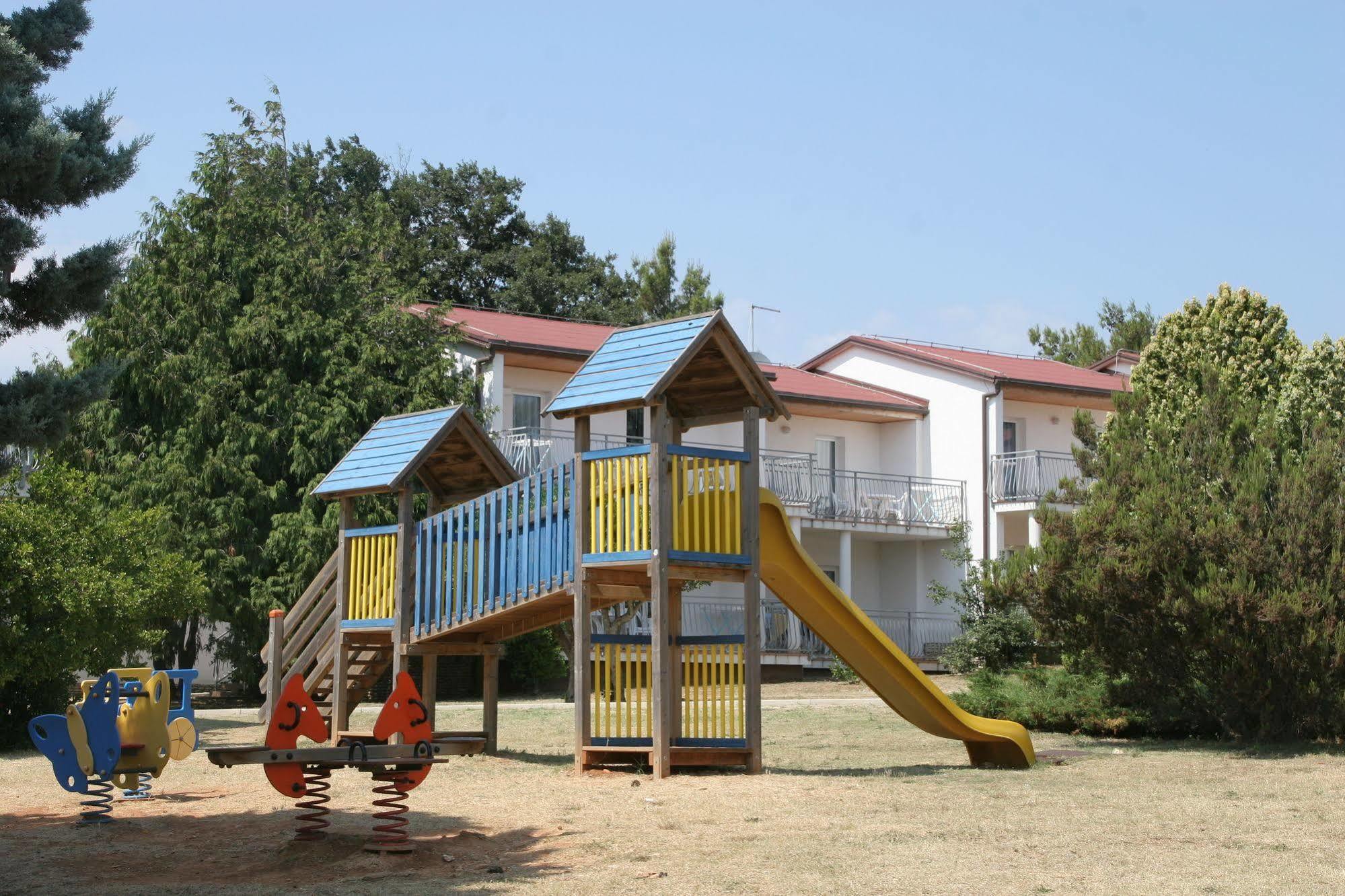 Ai Pini Medulin Resort Exterior foto